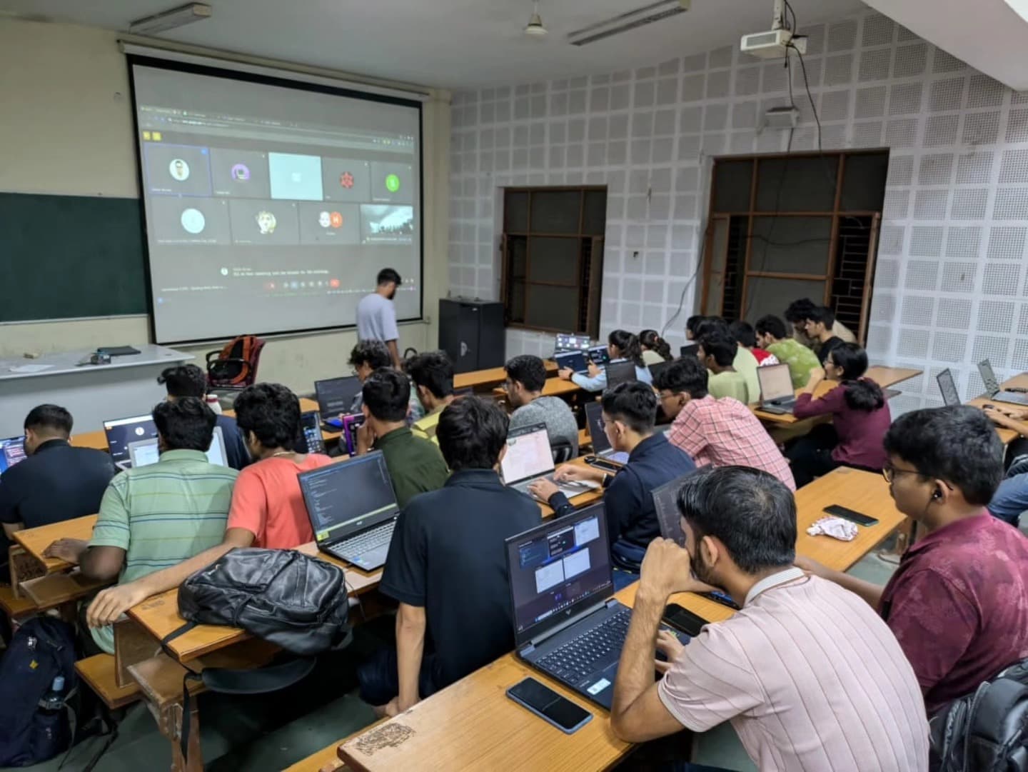 Students taking part in a Cyber Unbound workshop at IIT BHU